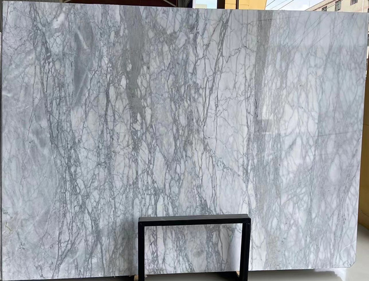 1i خړ-statuario-marble