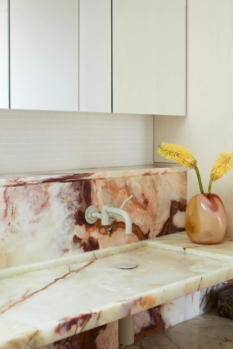 Ime ụlọ ịwụ ahụ 23 onyx marble