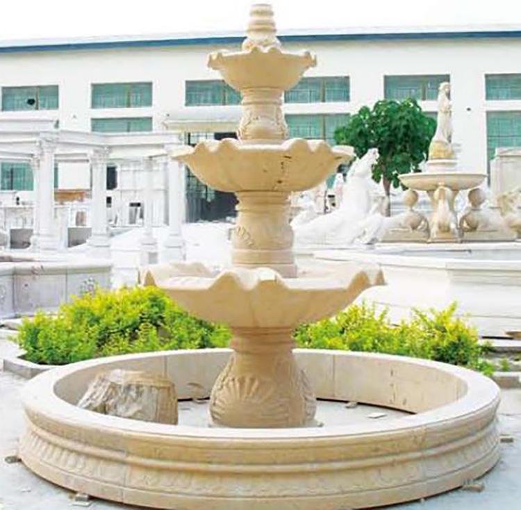 34i Fountain Statu