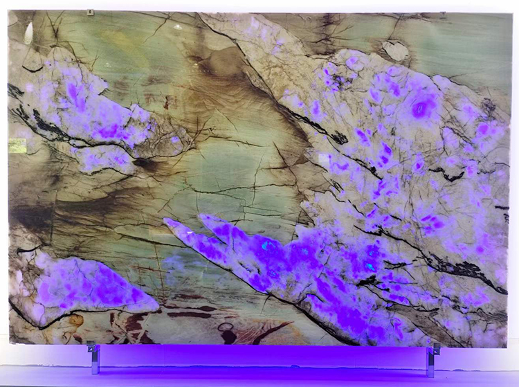 41 thiab backlit quartzite