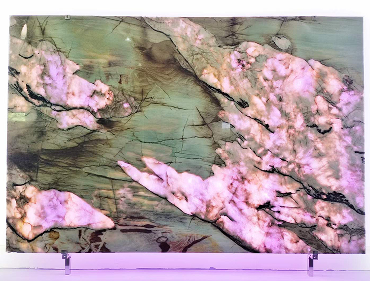 42 thiab backlit quartzite