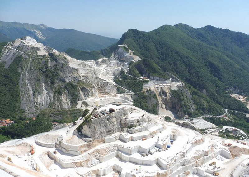 Carrara italy idolophu