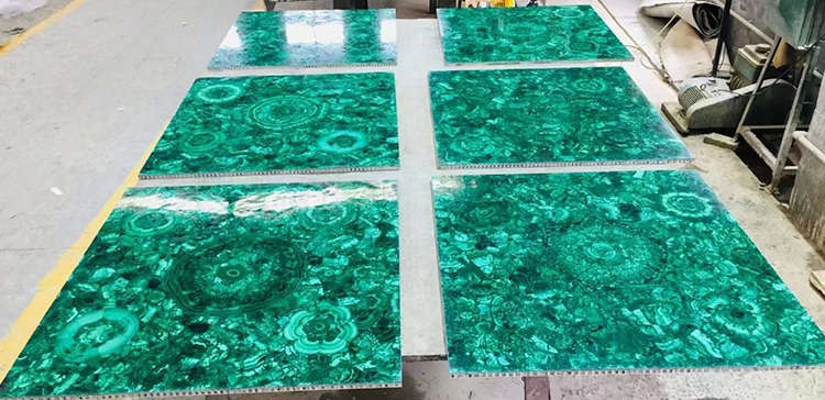 11I malachite-tile