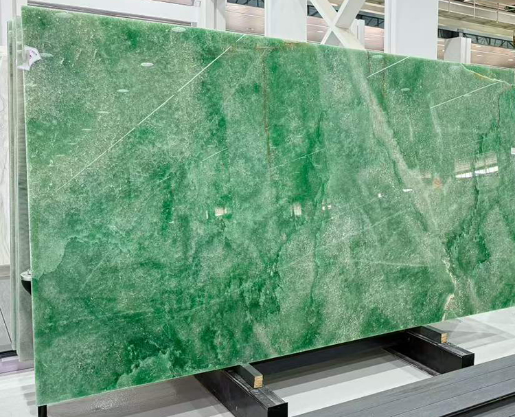 1i green translucent stone