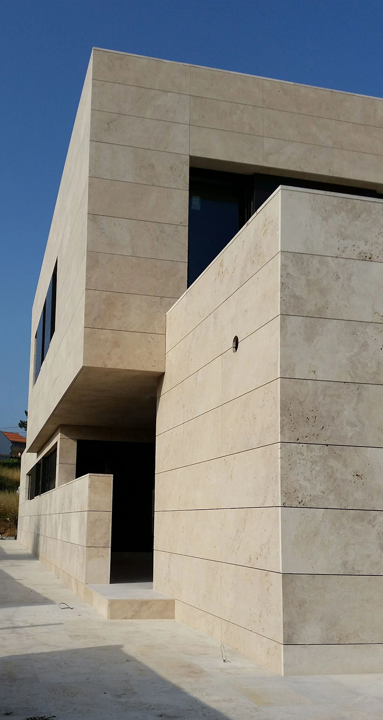 1i limestone wall