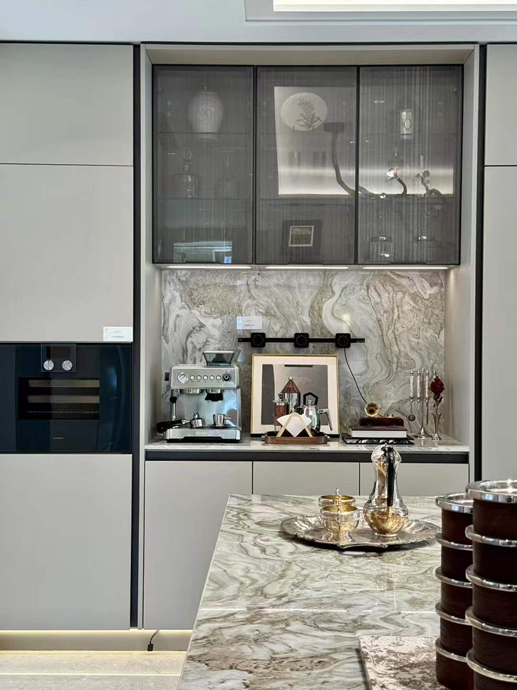 25i avalanche quartzite