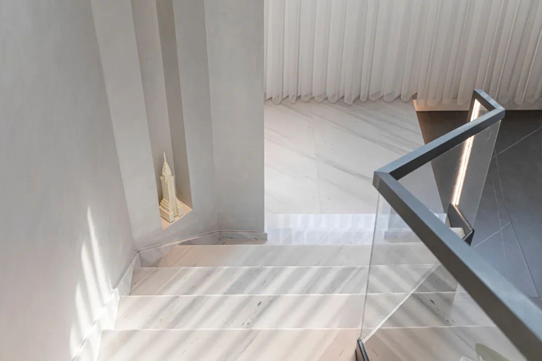 3 glass stair