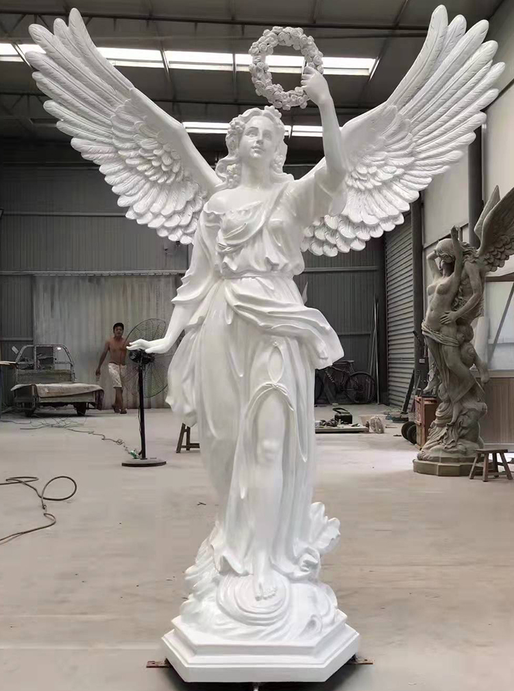 3i angel statue