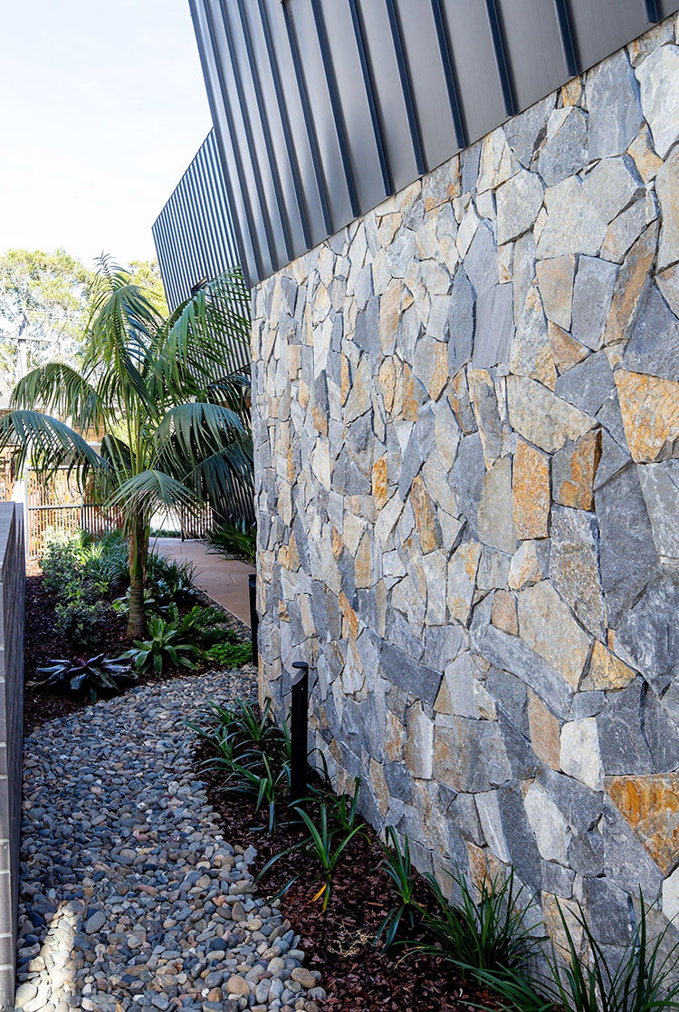 3i flagstone wall