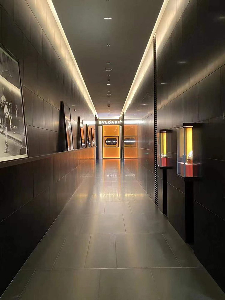 8i black quartzite floor