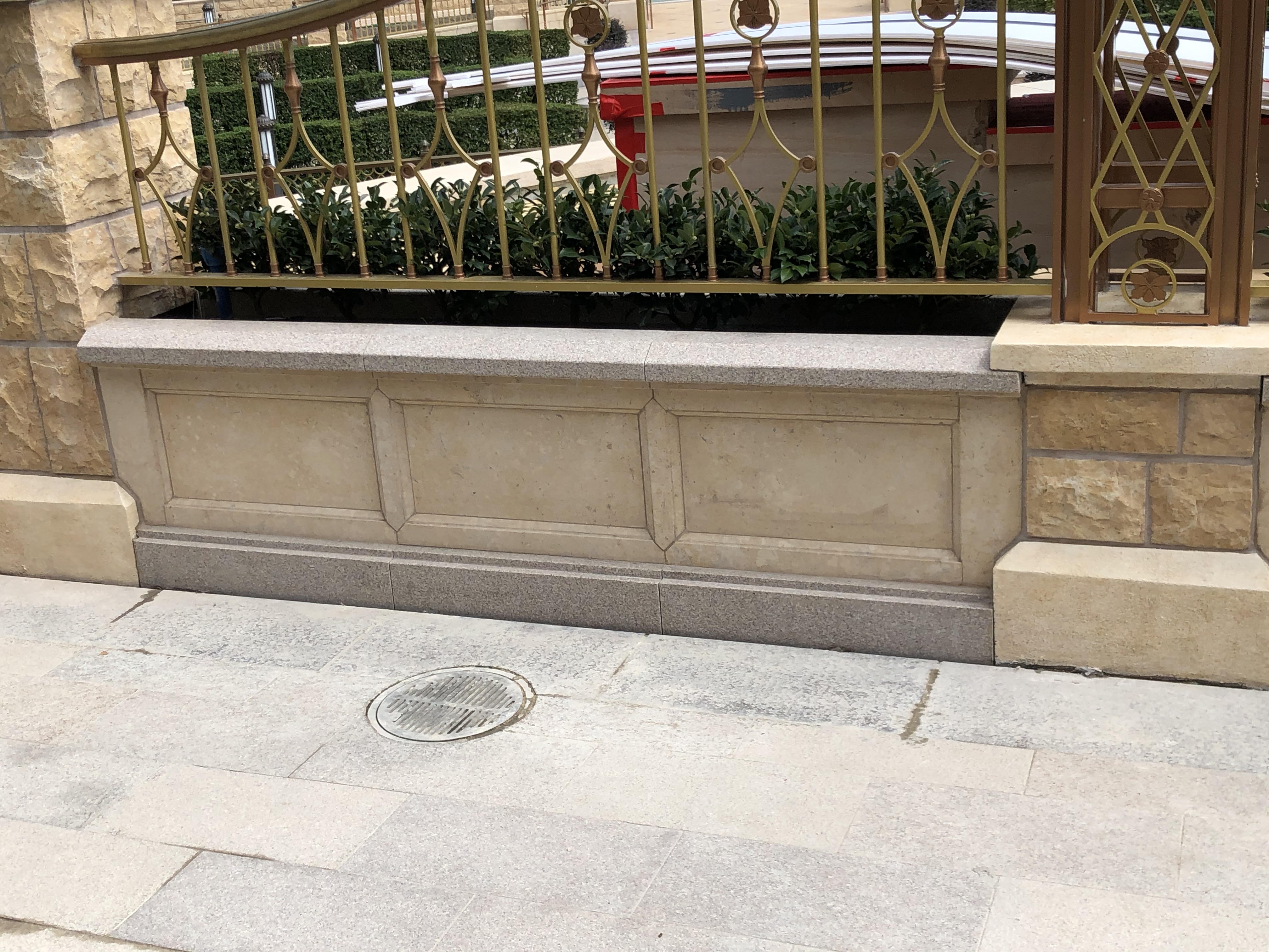 beige-marble-kerb